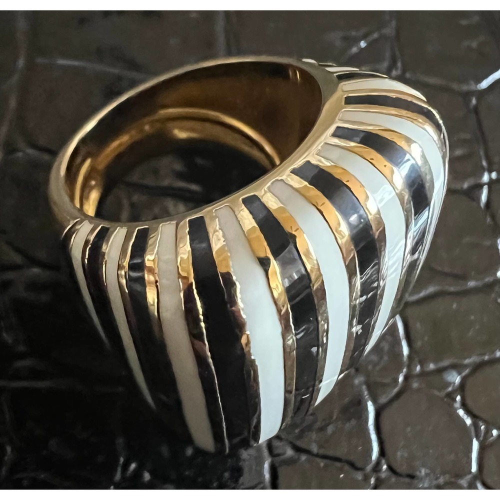 Adjustable & BEAUTIFUL Ring - Can compliment casual or dressy attire!
